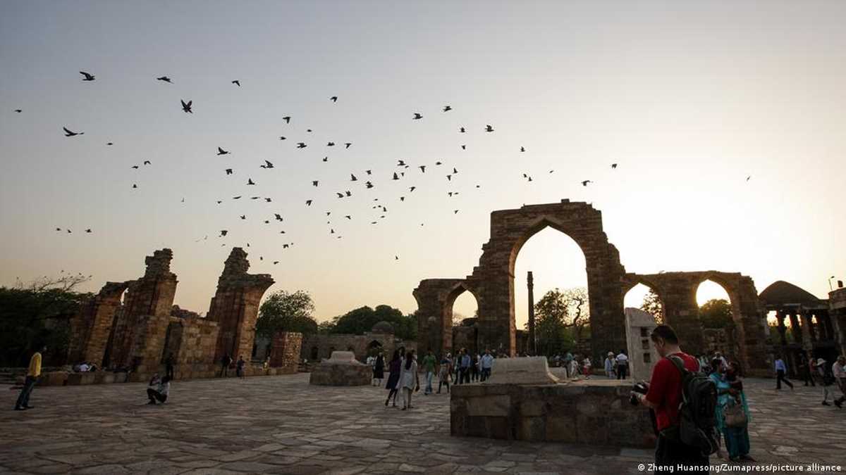 कैसे गायब हो गए संरक्षित स्मारक?